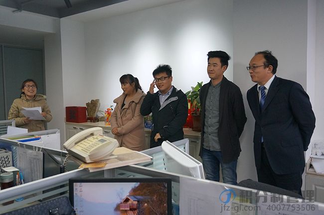 1-20021QP320407.JPG